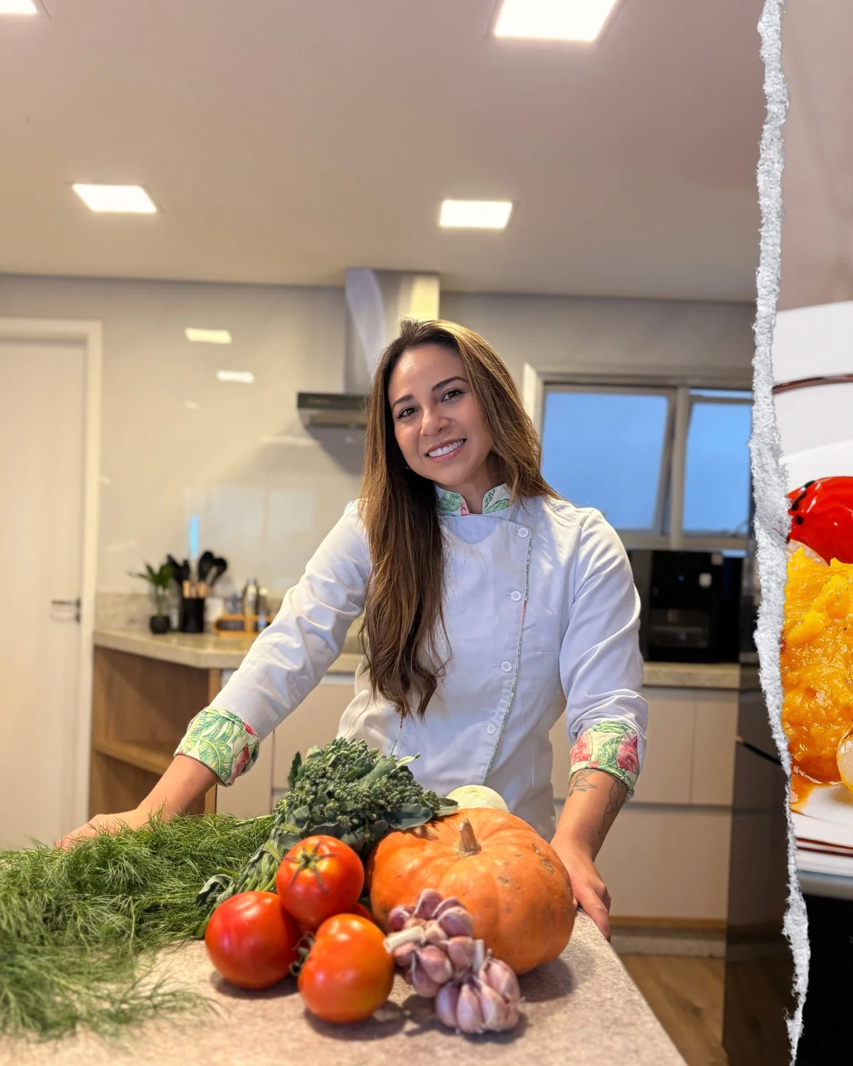 Chef Bruna na cozinha, com vegetais e utensílios para o preparo dos pratos